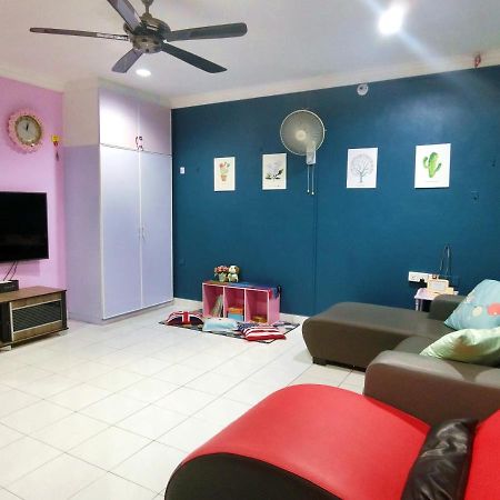Little Family Homestay Malacca Екстериор снимка