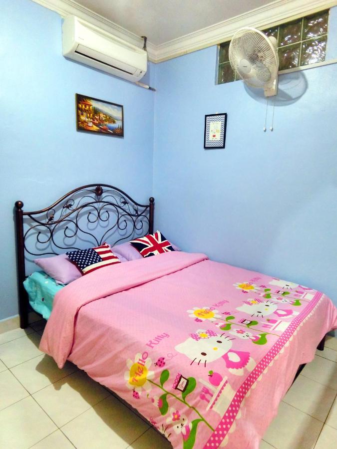 Little Family Homestay Malacca Екстериор снимка