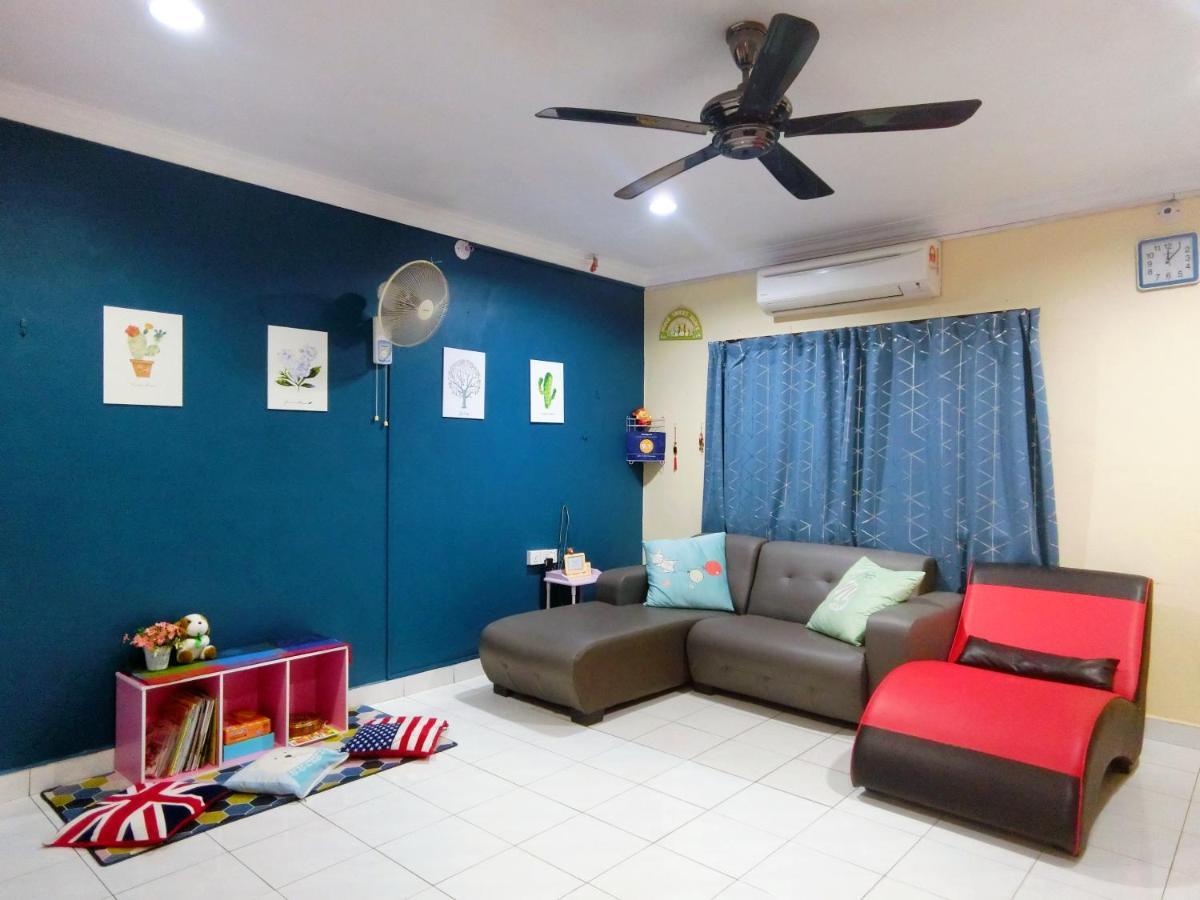 Little Family Homestay Malacca Екстериор снимка