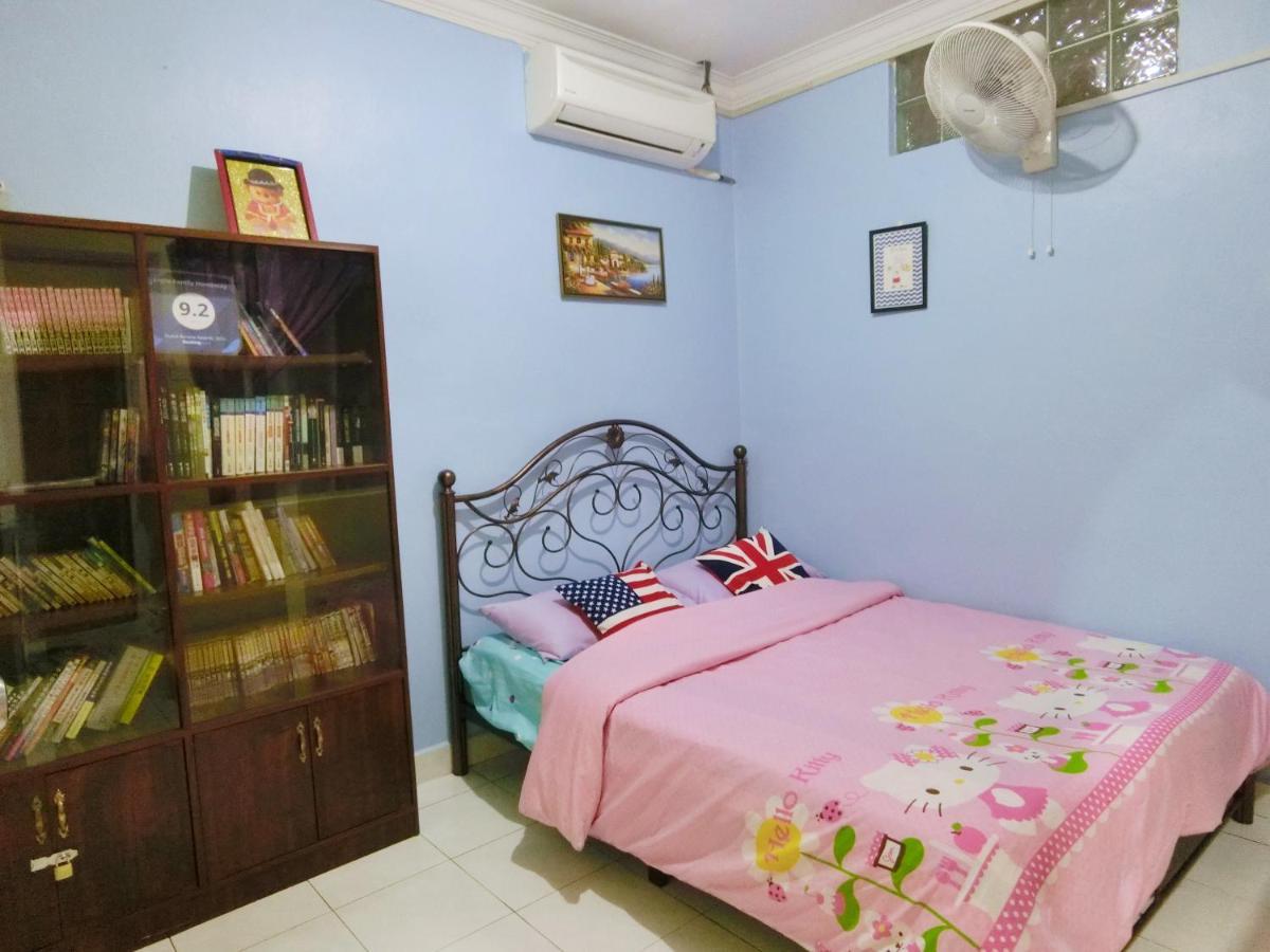 Little Family Homestay Malacca Екстериор снимка