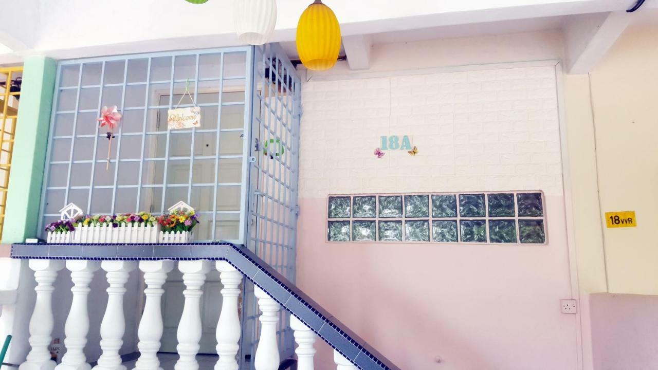 Little Family Homestay Malacca Екстериор снимка