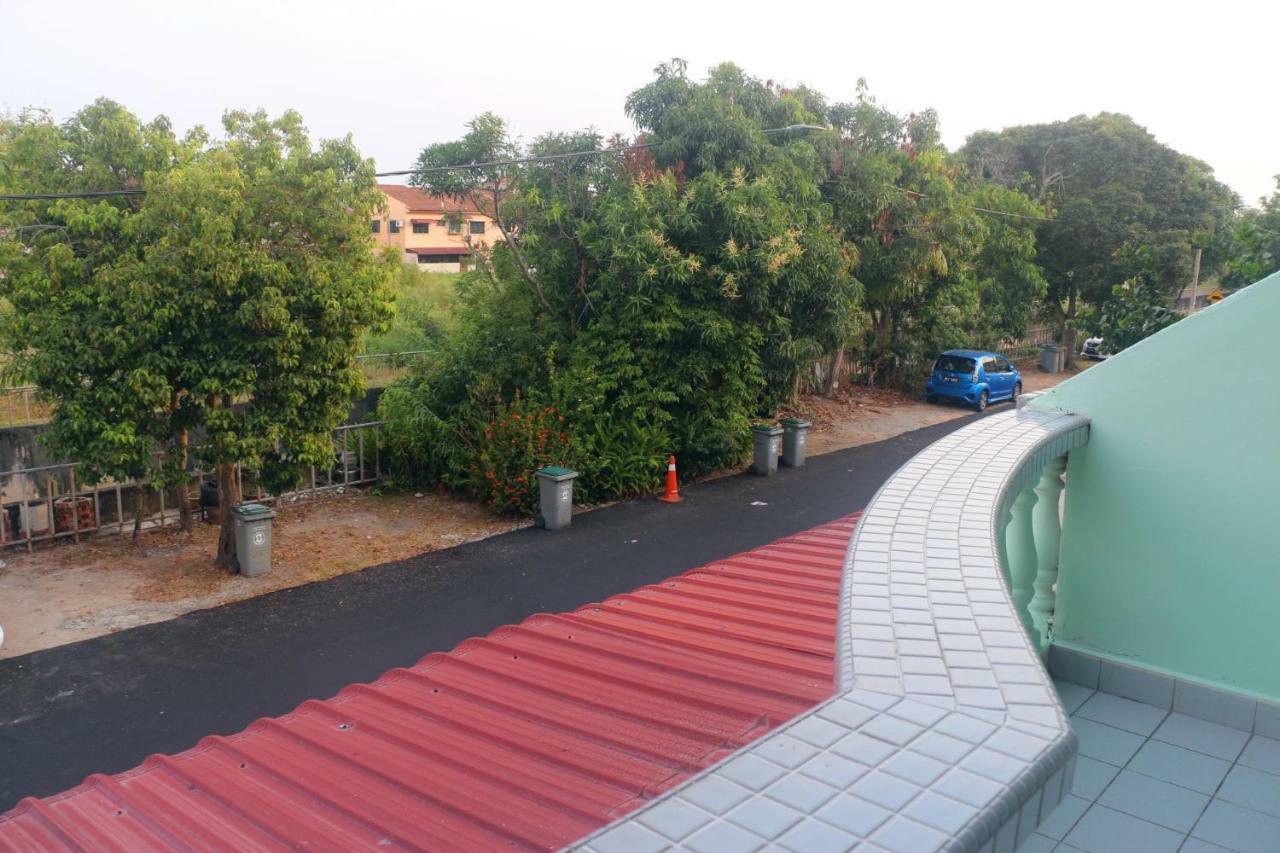 Little Family Homestay Malacca Екстериор снимка